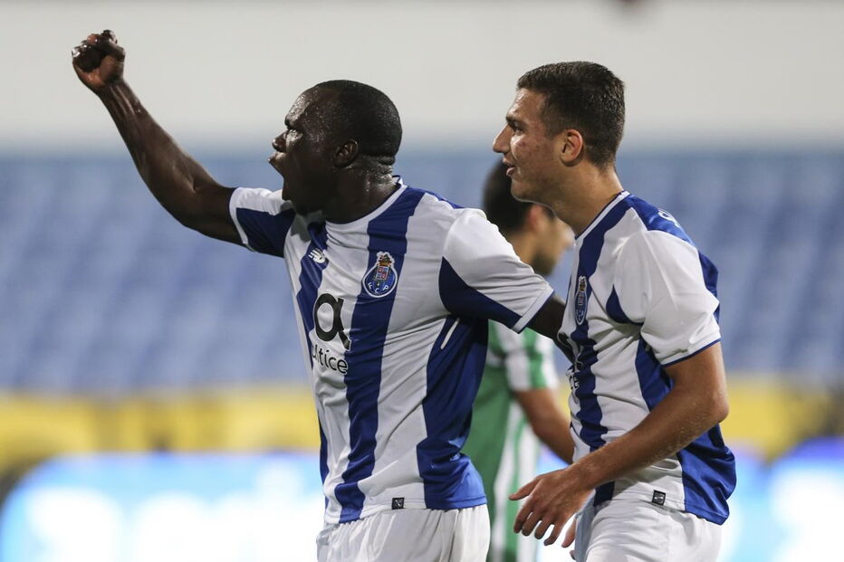 Lusitano e FC Porto defrontaram-se no estádio do Restelo