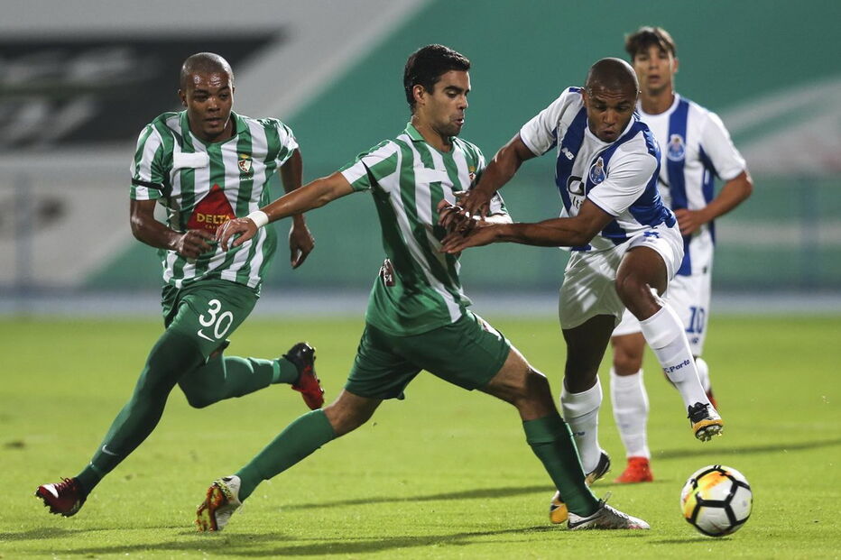 Lusitano e FC Porto defrontaram-se no estádio do Restelo