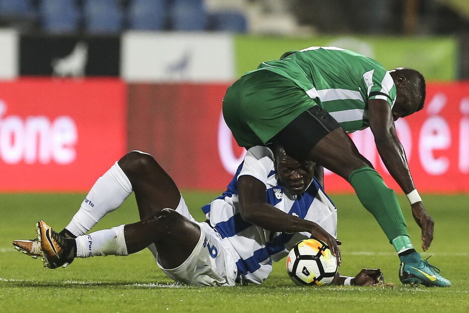 Lusitano e FC Porto defrontaram-se no estádio do Restelo