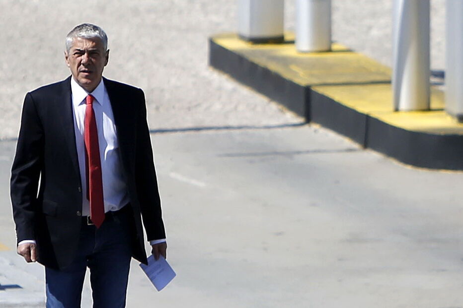 José  Sócrates mandou entregar vários envelopes com dinheiro à mãe   