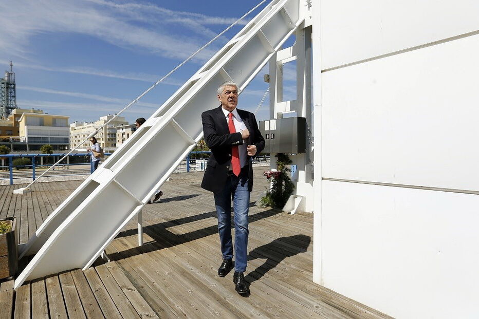 José  Sócrates mandou entregar vários envelopes com dinheiro à mãe   