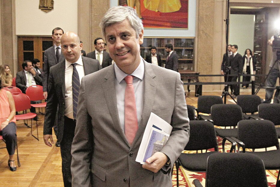 Mário Centeno apresentou o Orçamento do Estado para 2018, no Ministério das Finanças, perto da meia-noite de sexta-feira      