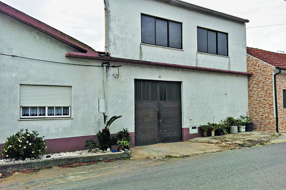 Ladrão entrou pela porta da casa na rua Nova, em Ouca, Vagos