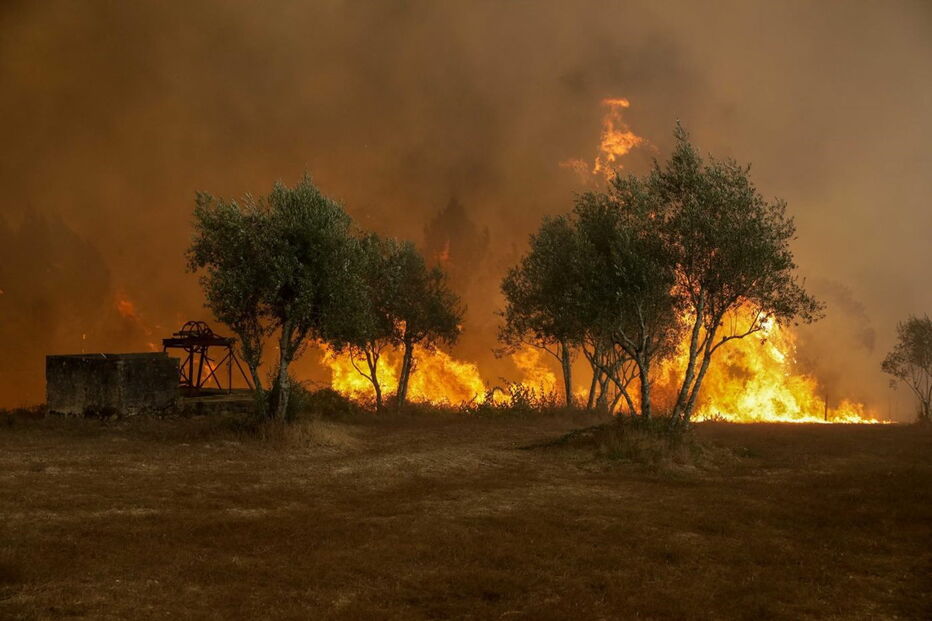 Três frentes de fogo obrigam a evacuar povoações na Lousã