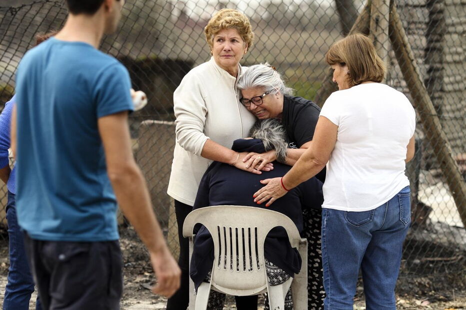 2017-10-16_16_41.50 Proprietários das autocaravanas e tendas ardidas no parque campismo da Praia da Vieira - Paulo Cunha.jpg