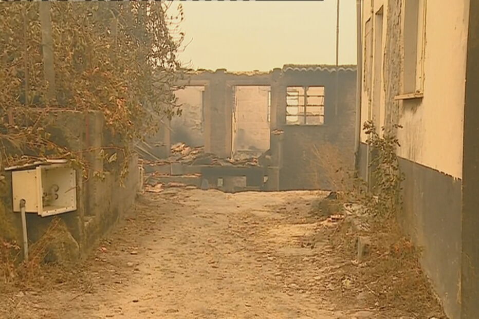 Fogo em Vila Nova de Ventosa provoca quatro mortes