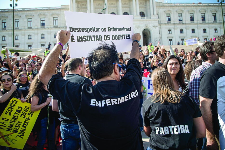 Enfermeiros contestaram nas ruas durante as negociações entre sindicatos e Governo. Ministério anunciou acordo 