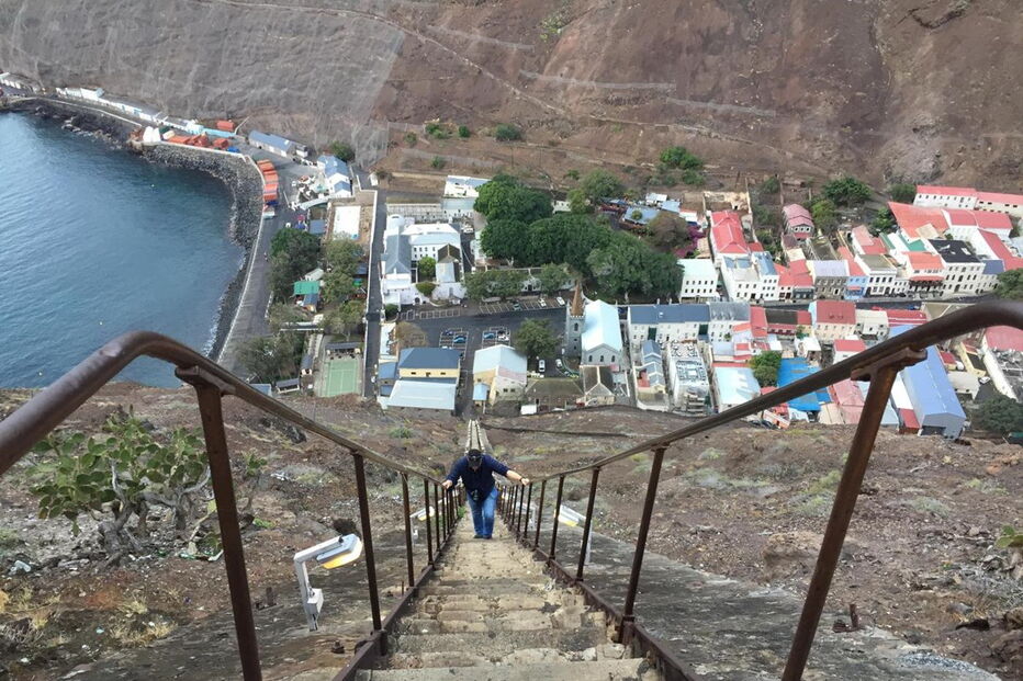 Ilha de Santa Helena já tem aeroporto