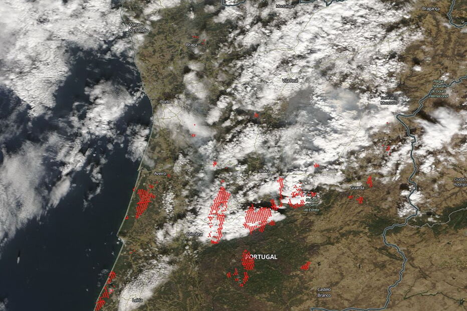 2017-10-17_17_23.32 nasa 15 outubro com fogos.jpg