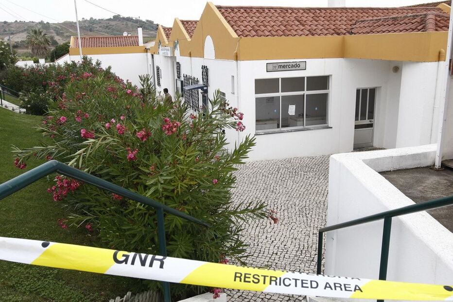 Grupo faz explodir caixa multibanco nas instalações da Junta de Freguesia de Maçussa ,na Azambuja