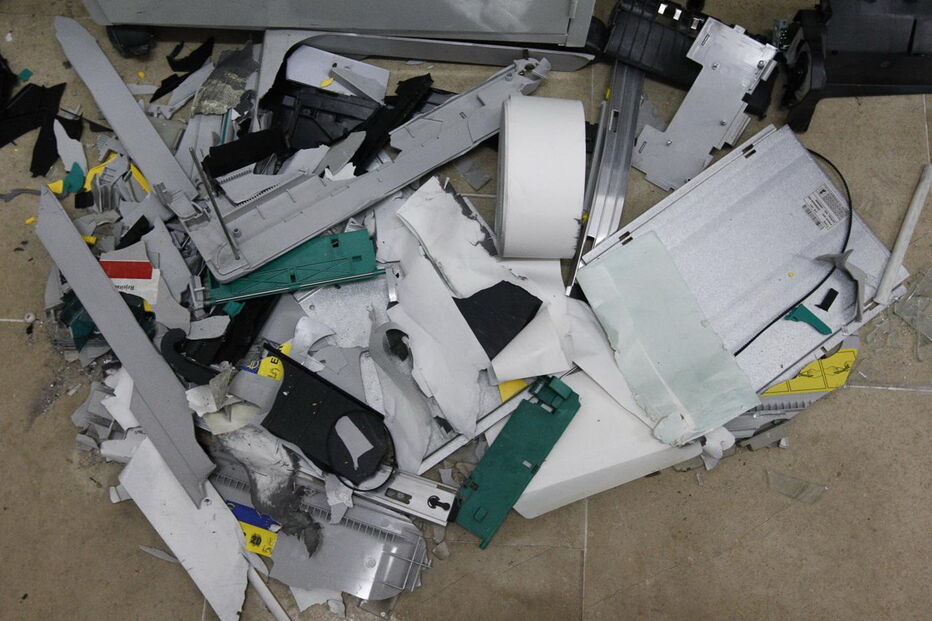 Grupo faz explodir caixa multibanco nas instalações da Junta de Freguesia de Maçussa ,na Azambuja