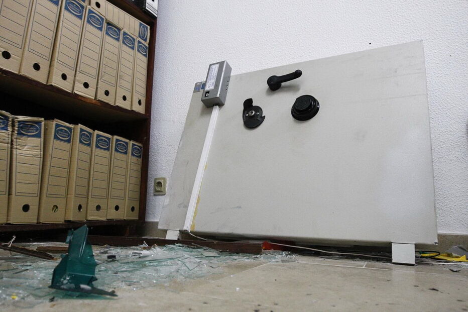 Grupo faz explodir caixa multibanco nas instalações da Junta de Freguesia de Maçussa ,na Azambuja