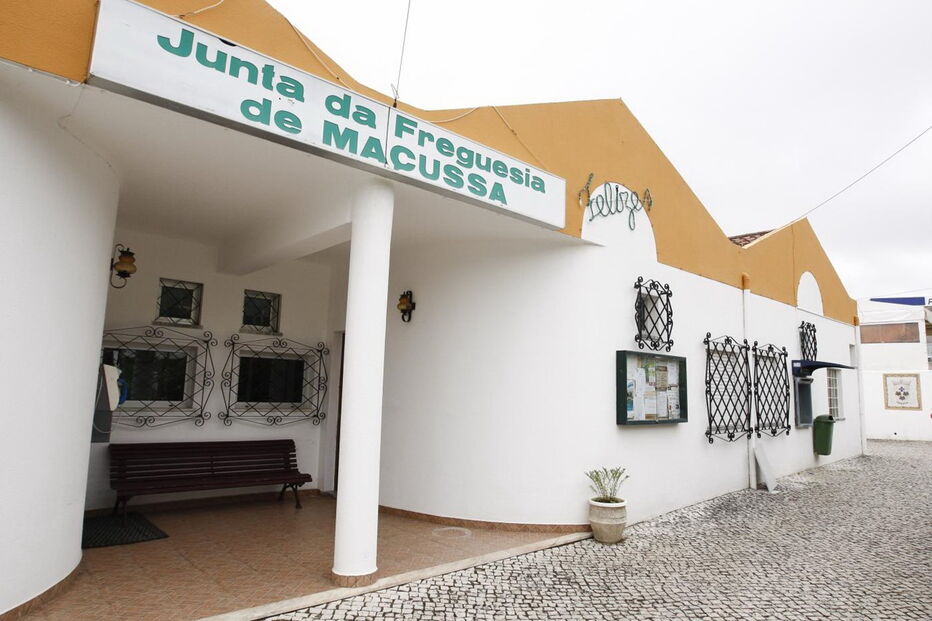 Grupo faz explodir caixa multibanco nas instalações da Junta de Freguesia de Maçussa ,na Azambuja