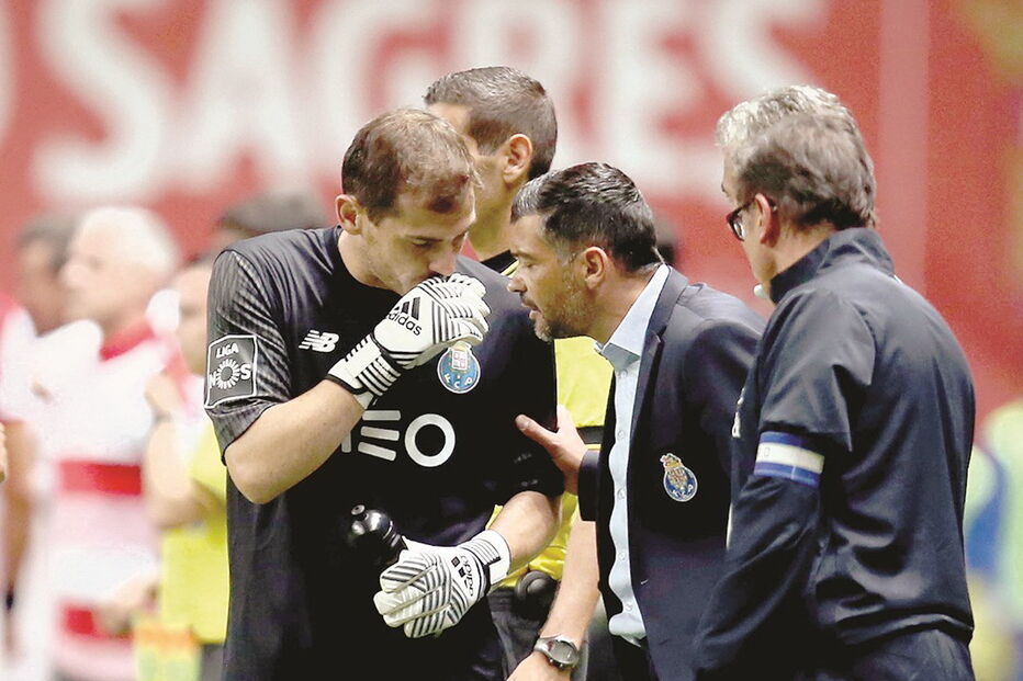 Iker Casillas foi sempre a primeira opção do treinador Sérgio Conceição até ao jogo na Alemanha com o RB Leipzig  