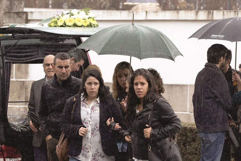 Funeral reuniu vários familiares inconsoláveis 