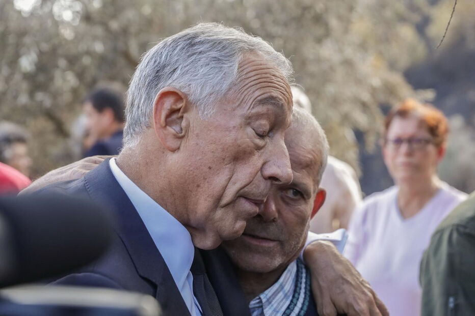 Marcelo Rebelo de Sousa conforta as vítimas dos incêndios de 15 de outubro 
