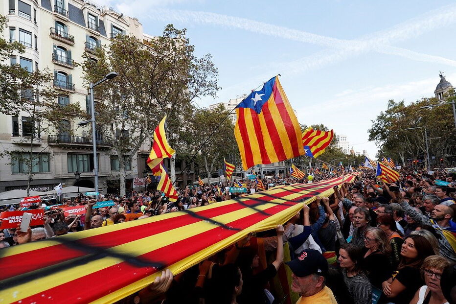 Madrid, Catalunha, Espanha, Mariano Rajoy, Carles Puigdemont