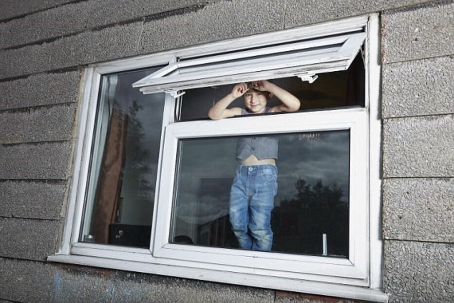 Fare Families, Mirror, Metro, Gemma Rawnsley, Lewis, questões sociais, família, grupos populacionais, crianças