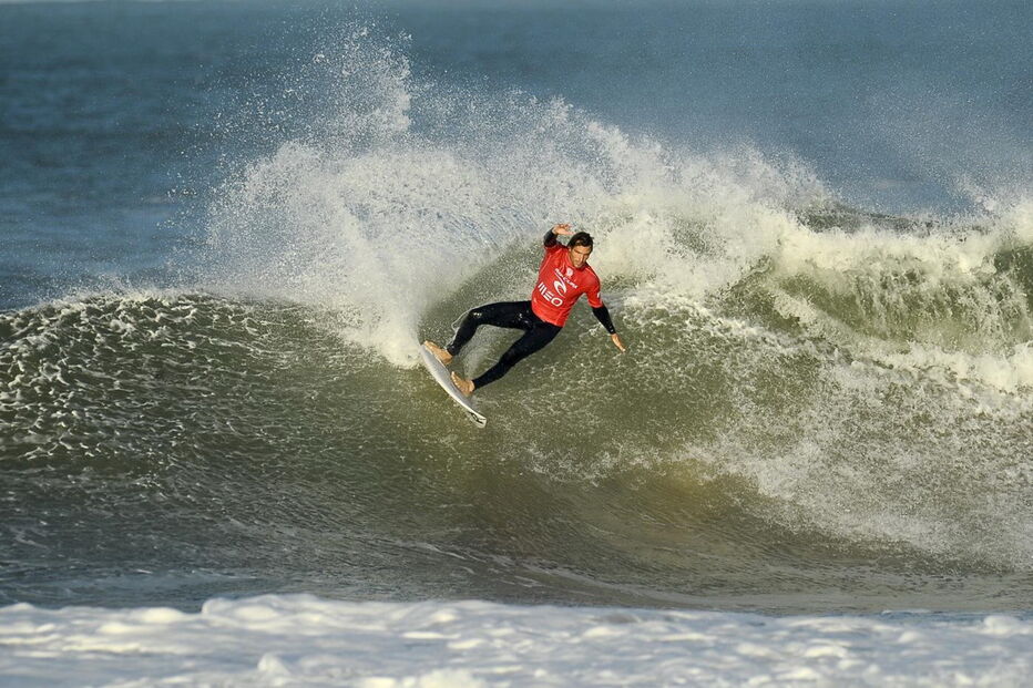 Frederico Morais, 'Kikas', em ação nas ondas de Peniche