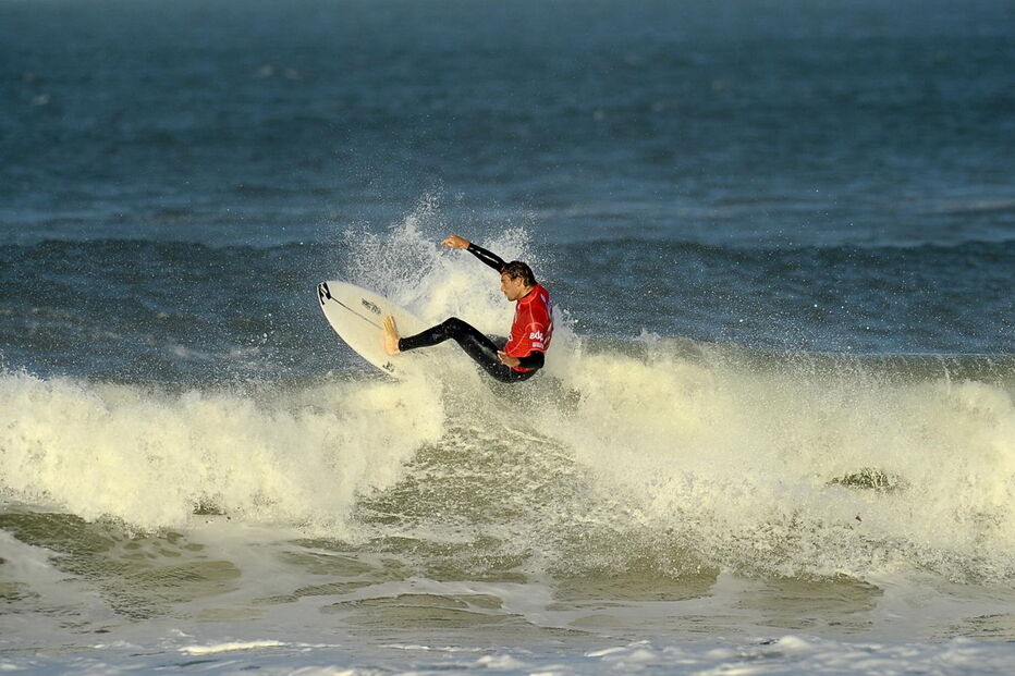 Frederico Morais, 'Kikas', em ação nas ondas de Peniche