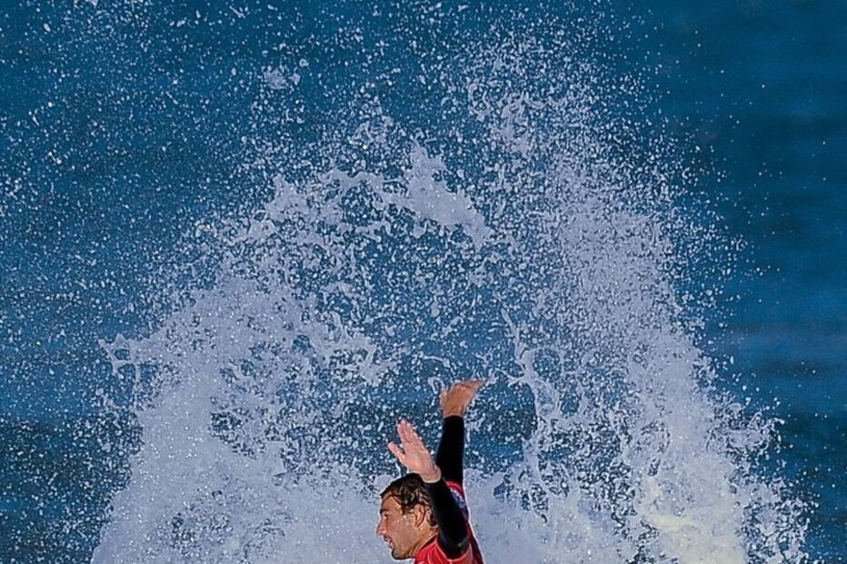 Frederico Morais, 'Kikas', em ação nas ondas de Peniche