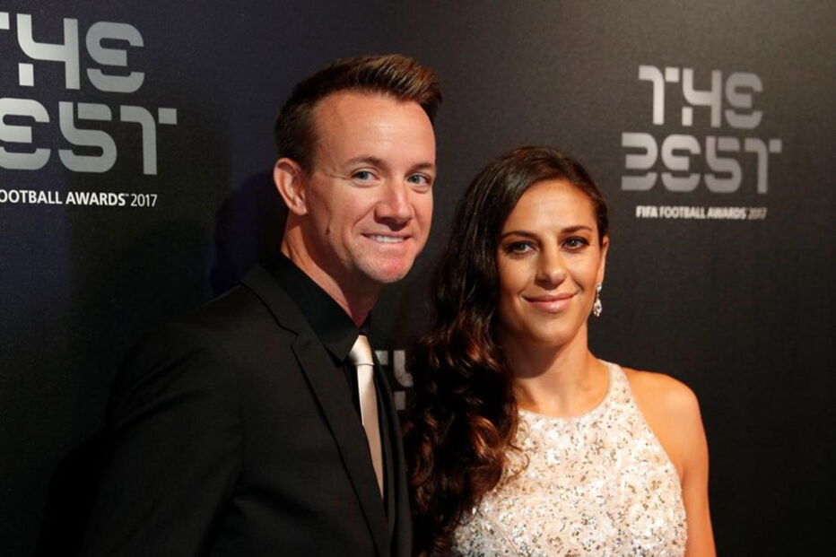 A jogadora Carli Lloyd com o marido Brian Hollins