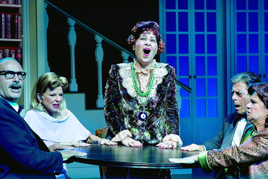 ‘A Comédia Fantástica’: em palco, Nuno Guerreiro, Helena Isabel, Cristina Oliveira, Carlos Quintas e Maria Henrique   