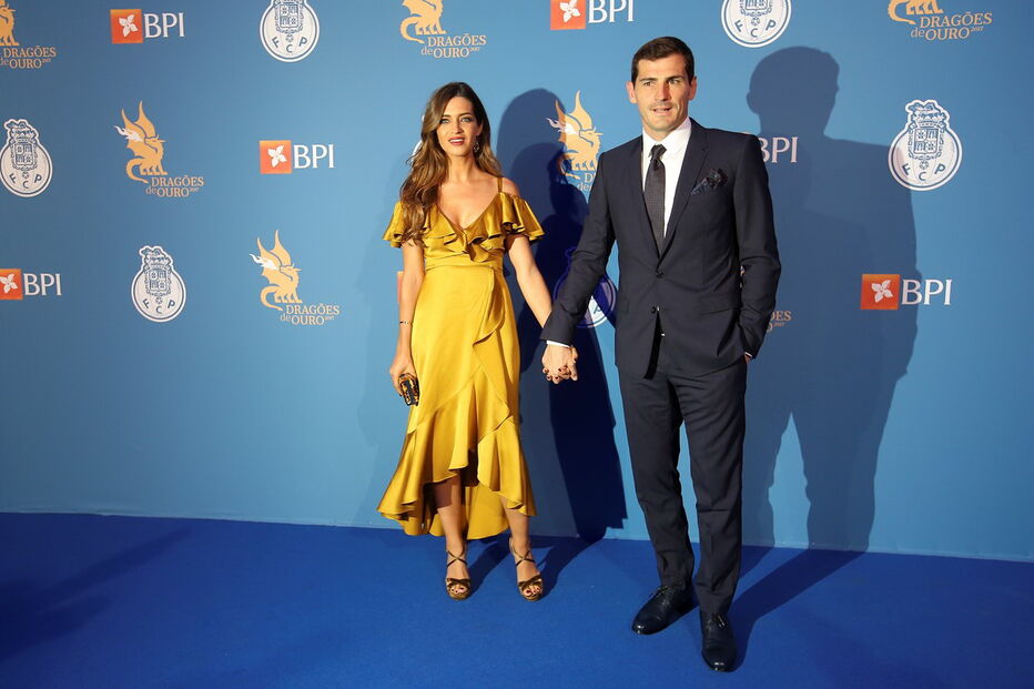 Iker Casillas e a mulher Sara Carbonero, ontem, na gala Dragões de Ouro
