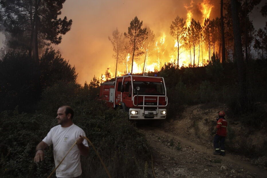 alerta, incêndios, fogos, bombeiros, meios, reforço