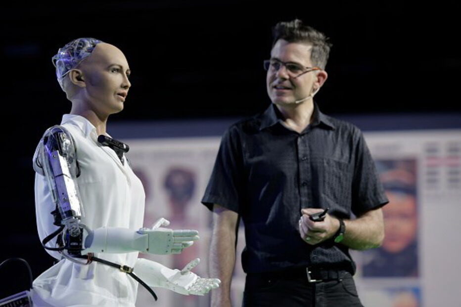 Robô, Sophia, Arábia Saudita, EUA