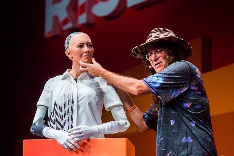 Robô, Sophia, Arábia Saudita, EUA