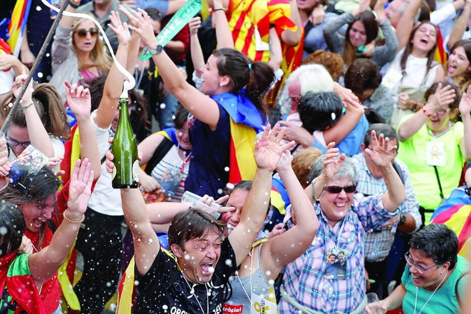 parlamento, independência, catalunha, espanha, mariano rajoy, puigdemont