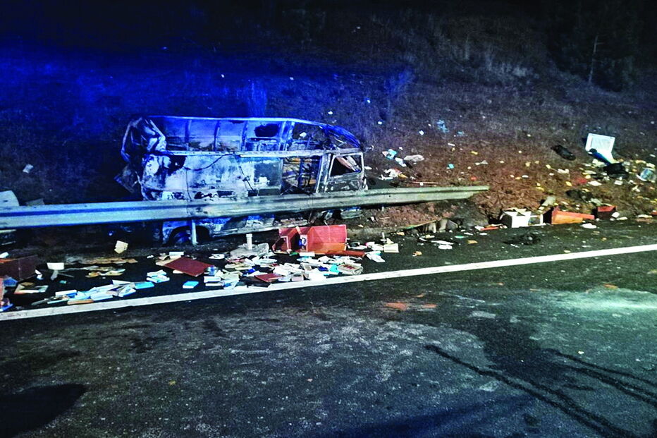 abalroados, A8, estado grave, vítimas, carrinha, fogo, incêndio, pão de forma