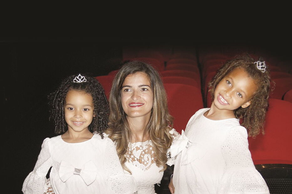 Micaela Medeiros deixa casa de Luciana Abreu