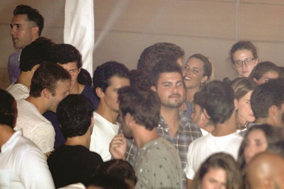 Bárbara diverte-se na noite lisboeta