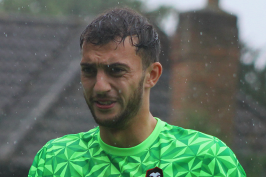 Jogador expulso por urinar em campo