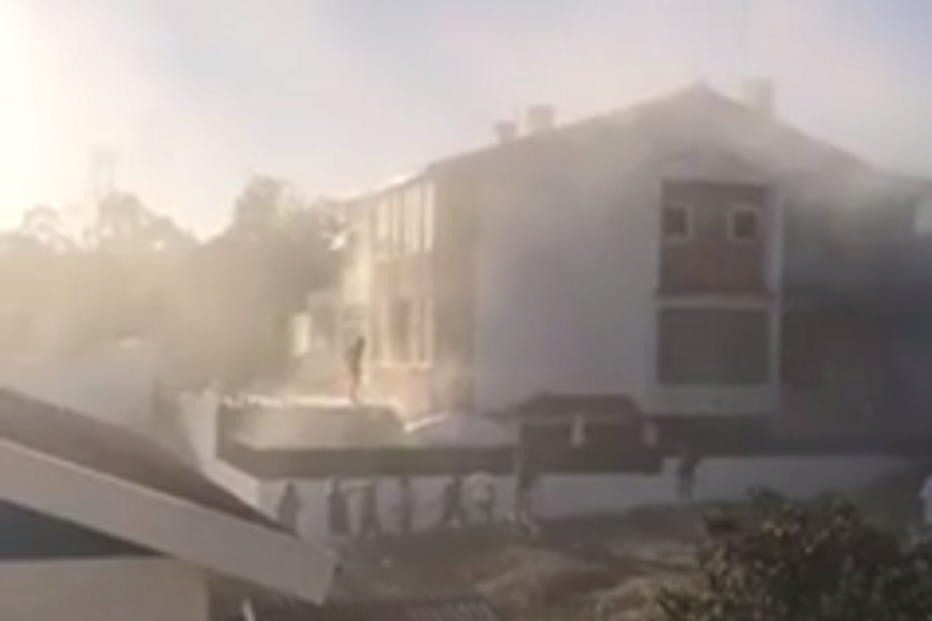 Incêndio em casa fere criança e idosa em Corroios