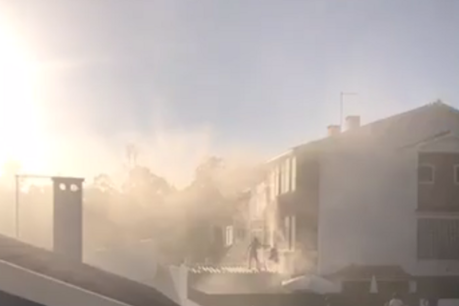 Incêndio em casa fere criança e idosa em Corroios