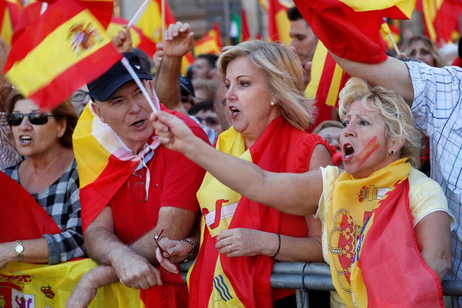 Milhares em desfile na Catalunha contra o separatismo