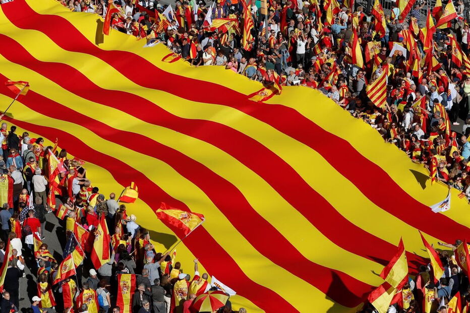 Milhares em desfile na Catalunha contra o separatismo