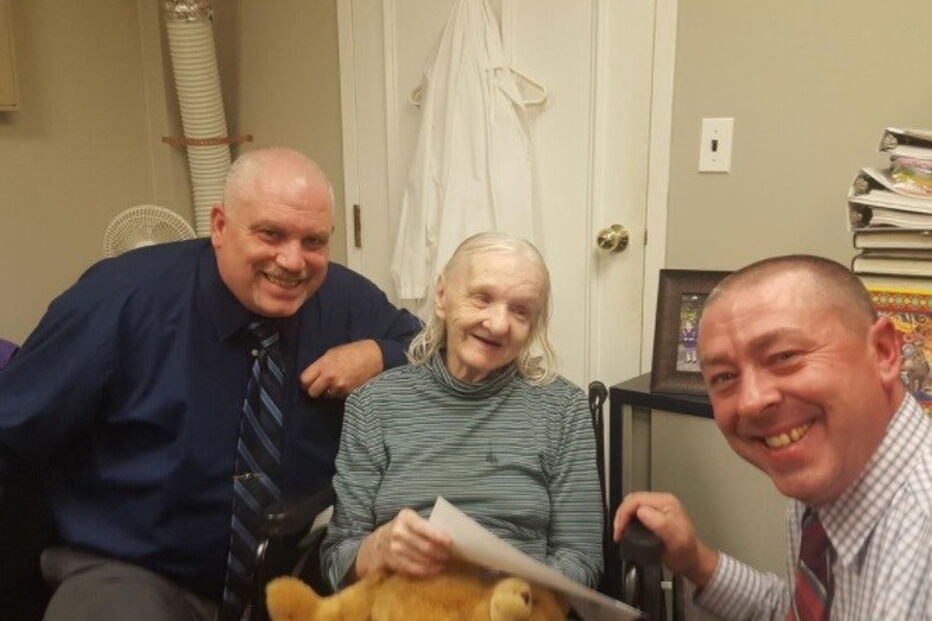 Mulher encontrada com vida 42 anos depois