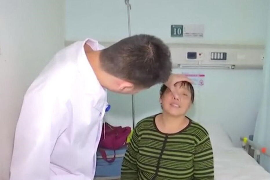 Mulher chinesa tinha dente no interior do nariz