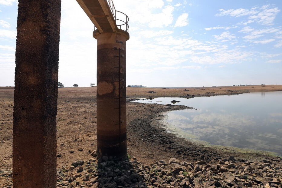 Seca atinge barragens e campos agrícolas