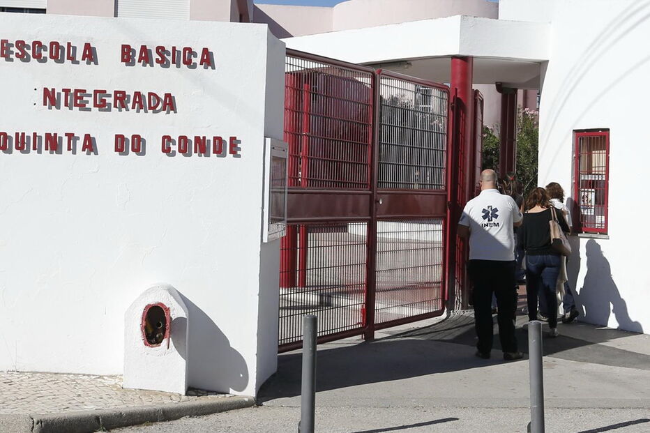 Psicólogos foram mobilizados para a escola de forma a dar apoio aos alunos   