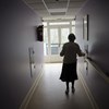 Papa assinala dia da doença de Alzheimer e denuncia maus-tratos a doentes