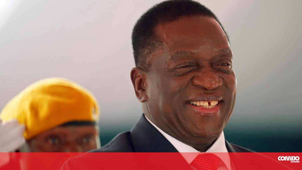 Presidente do Zimbabué defende suaíli como língua de África porque as europeias dividem – África