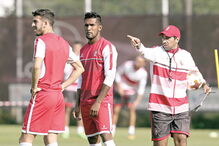 Abel Ferreira (à direita) sublinhou a qualidade da equipa búlgara do Ludogorets