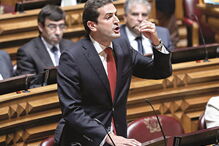 Hugo Soares, líder parlamentar do PSD, foi um dos mais exaltados durante o debate parlamentar 