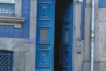 Residência da vítima onde ocorreu o crime, no centro do Porto