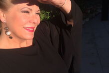 Cristina Caras Lindas suplica por programa de televisão
